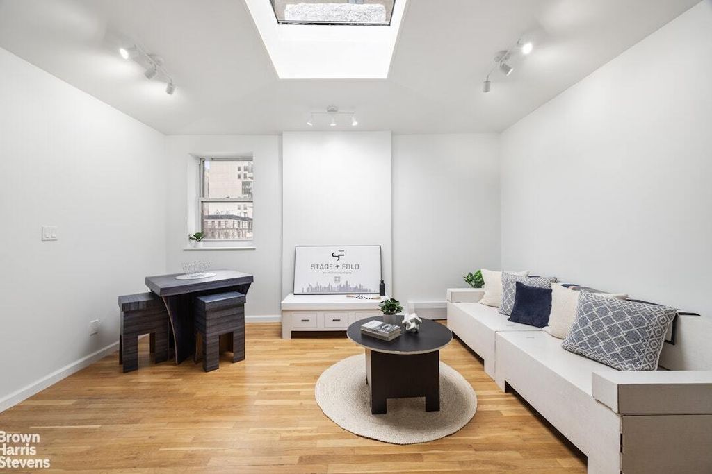 Property photo 3 of 10 <Alttext/>