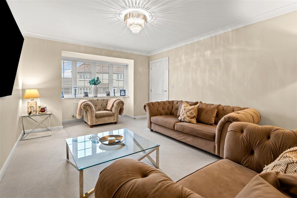 Property photo 3 of 27