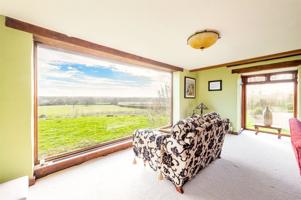 Property photo 3 of 26 Sitting Room View