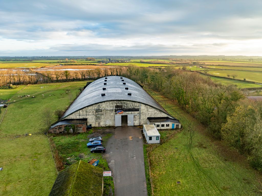 Property photo 2 of 7