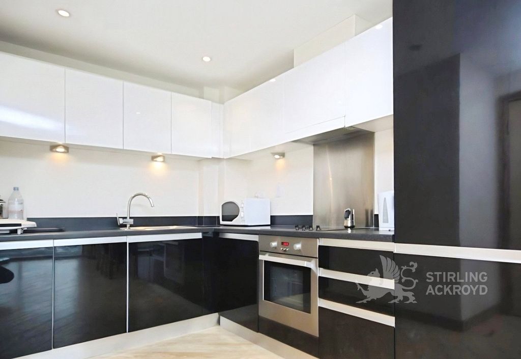 Property photo 2 of 7 Kitchen