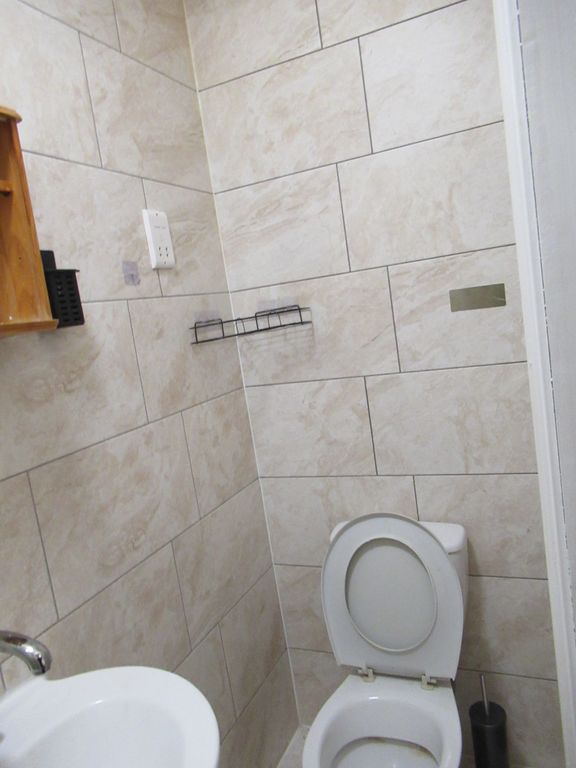 Additional image 7 of 6 bed town house to rentBower Lane, Maidstone ME16