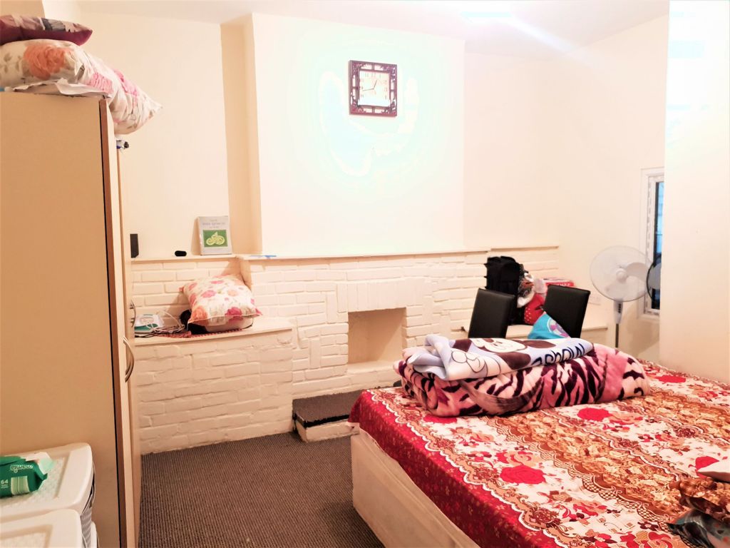 Property photo 3 of 6