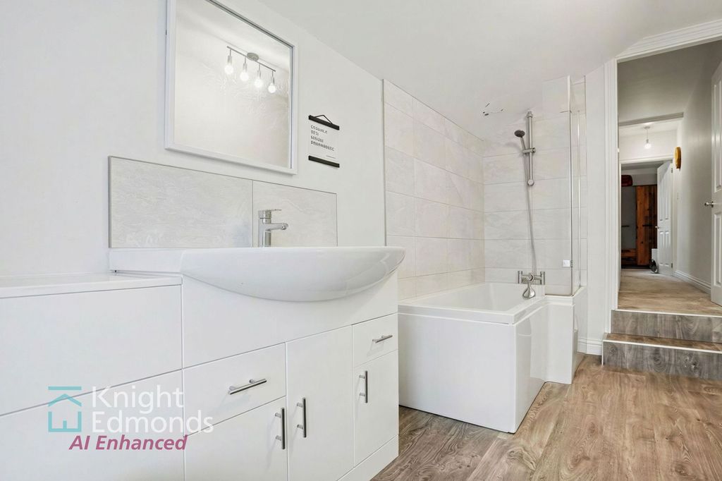 Property photo 1 of 12 Bathroom