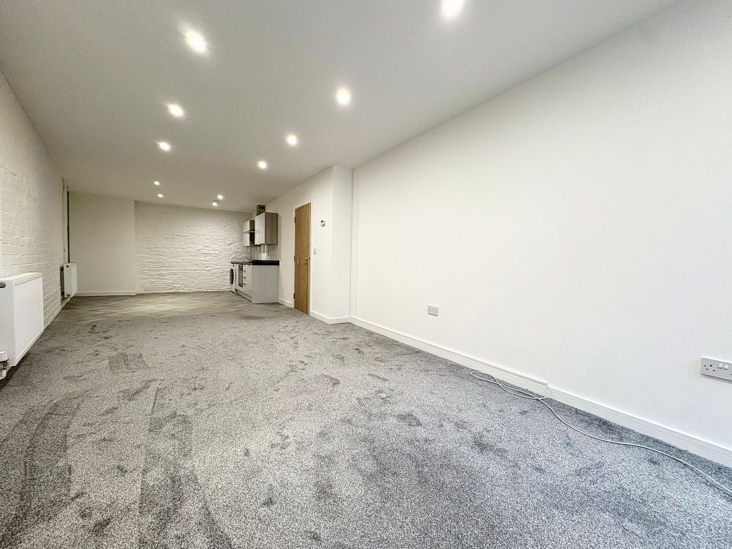 Property photo 1 of 8 Living Room