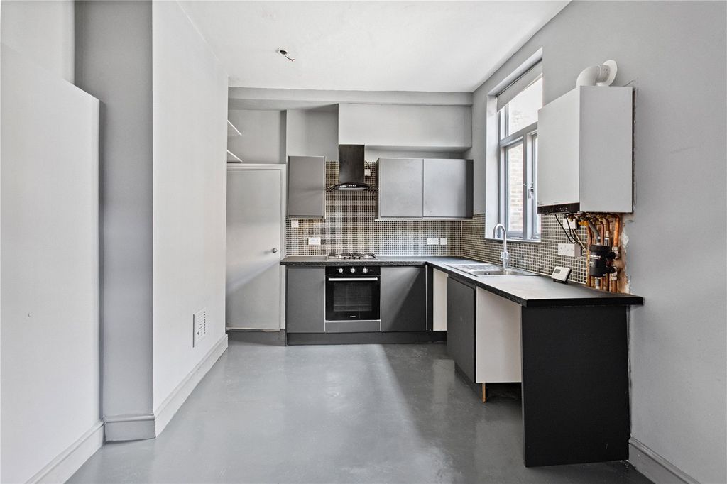 Property photo 3 of 11 Picture No. 13