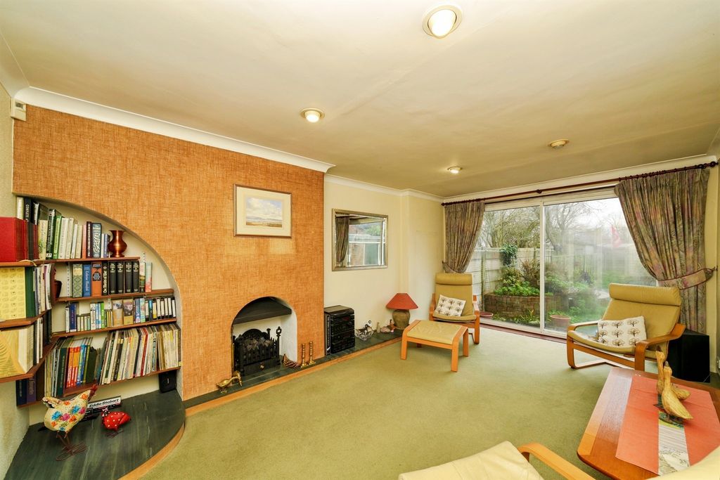 Property photo 2 of 39