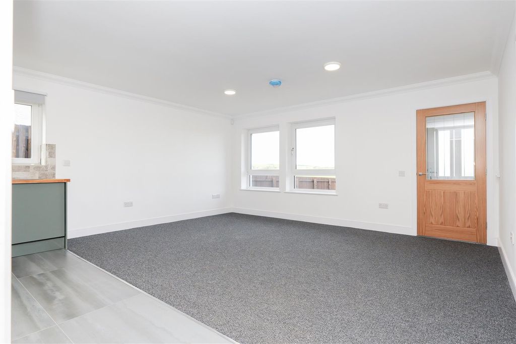 Property photo 3 of 16 5.Jpg