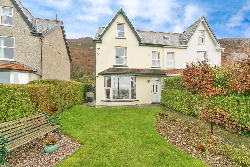 Property photo 1 of 32