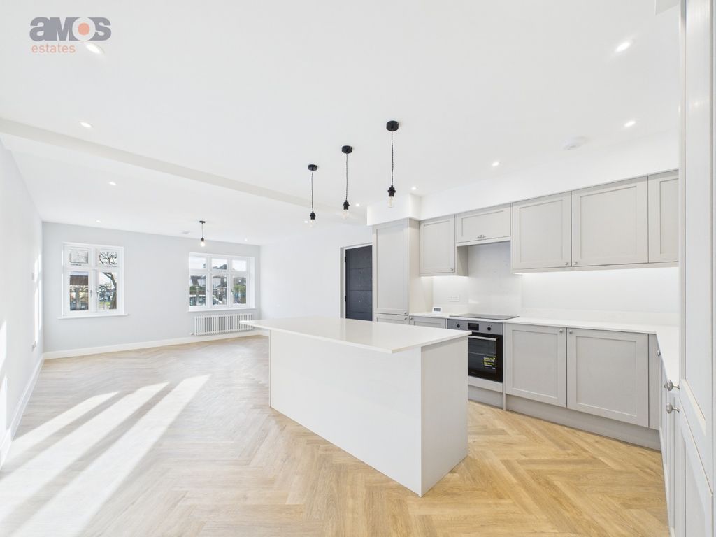 Property photo 2 of 9 4857783