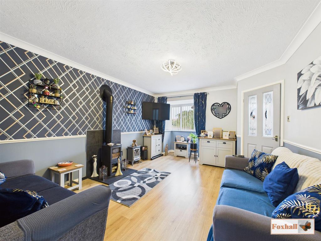 Property photo 3 of 22 Lounge