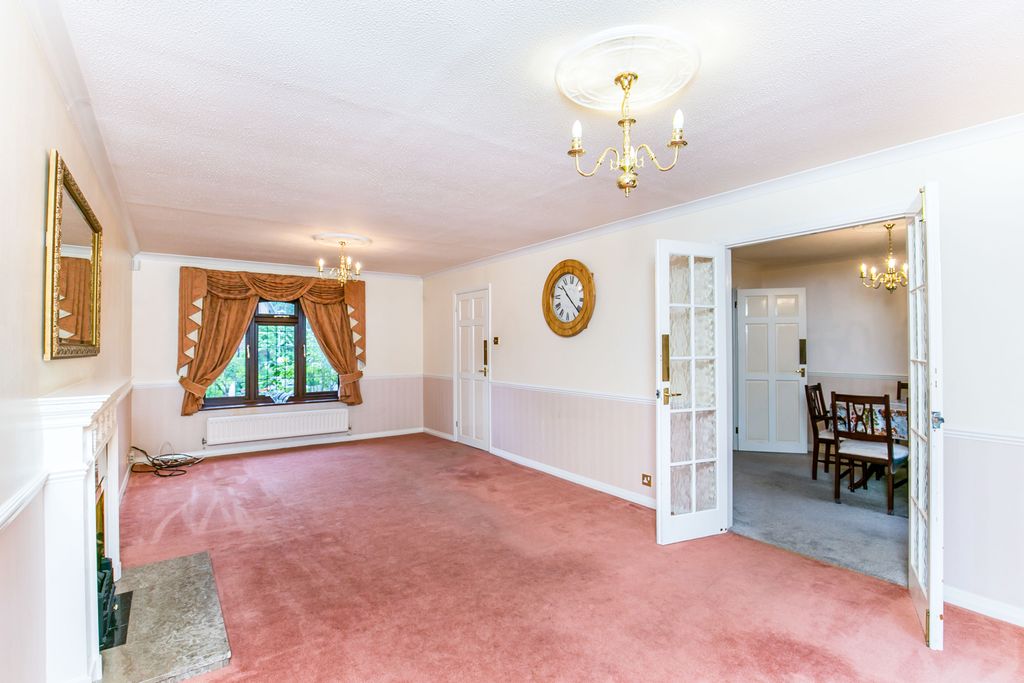 Property photo 2 of 12 Lounge.Jpg