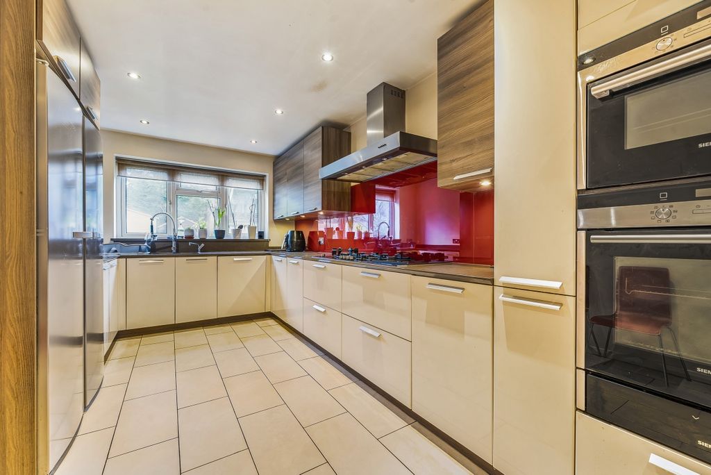 Property photo 3 of 18 1227927 (5)