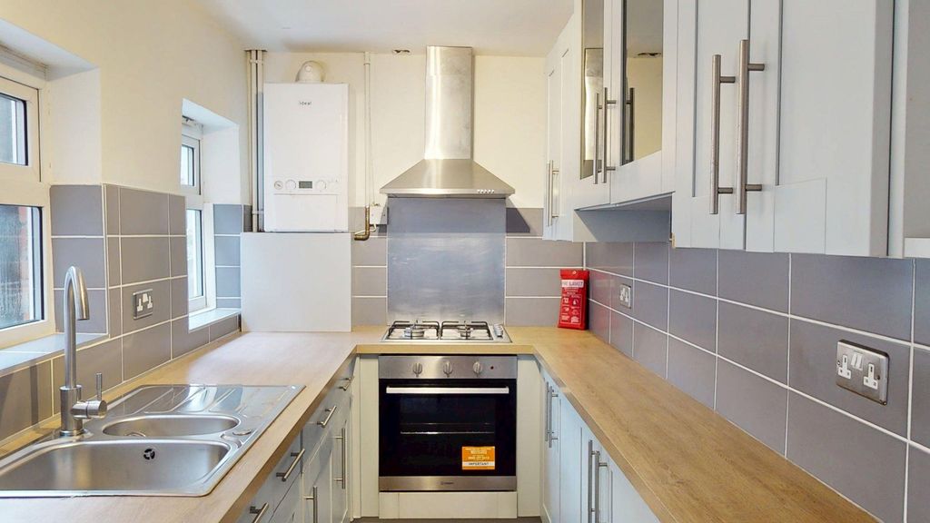 Property photo 2 of 21 47-Lansdowne-Road-03102026_173351