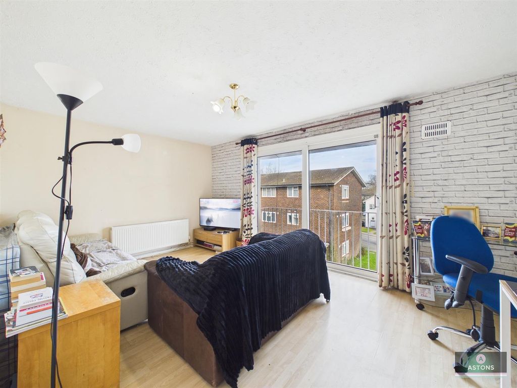 Property photo 2 of 10 Cam02067G0-Pr0194-Still002.Jpg