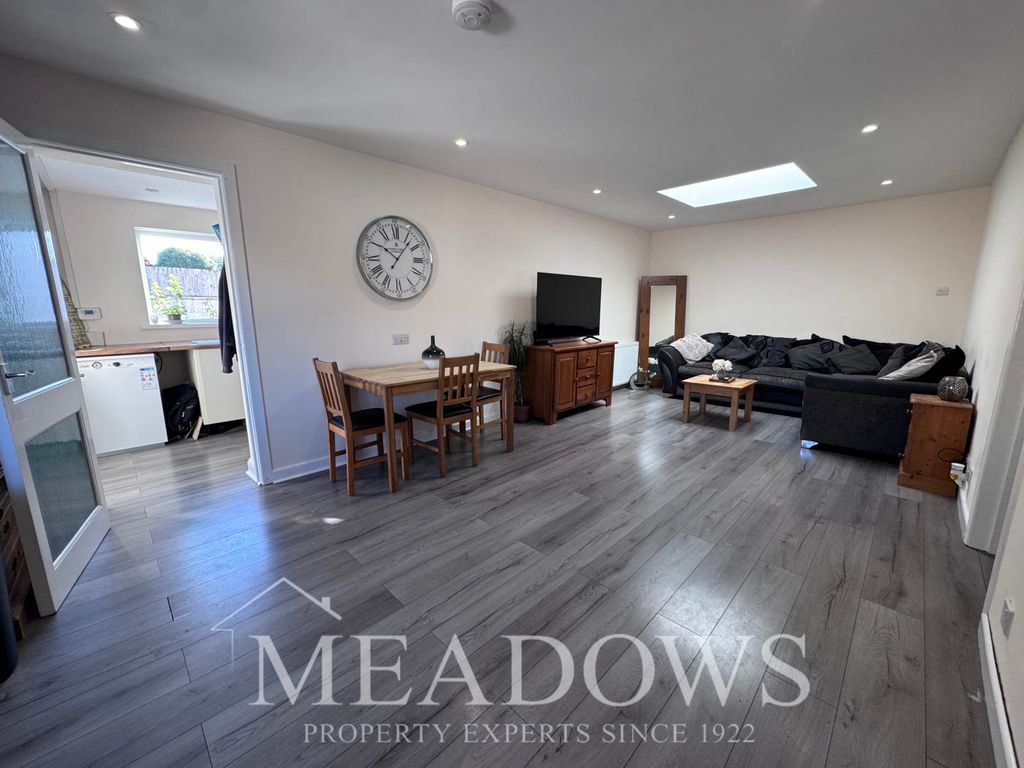 Property photo 3 of 22