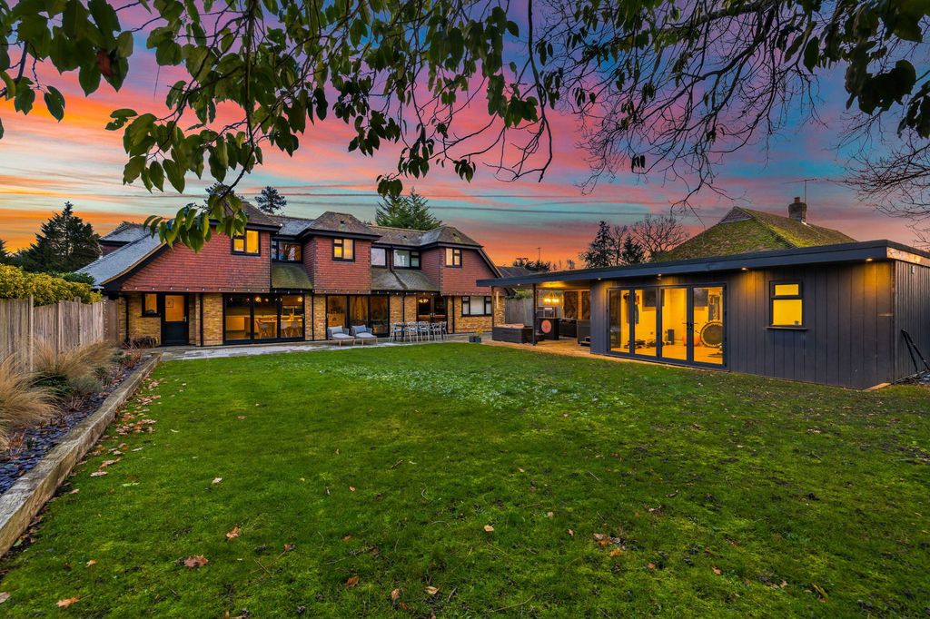 Property photo 1 of 37