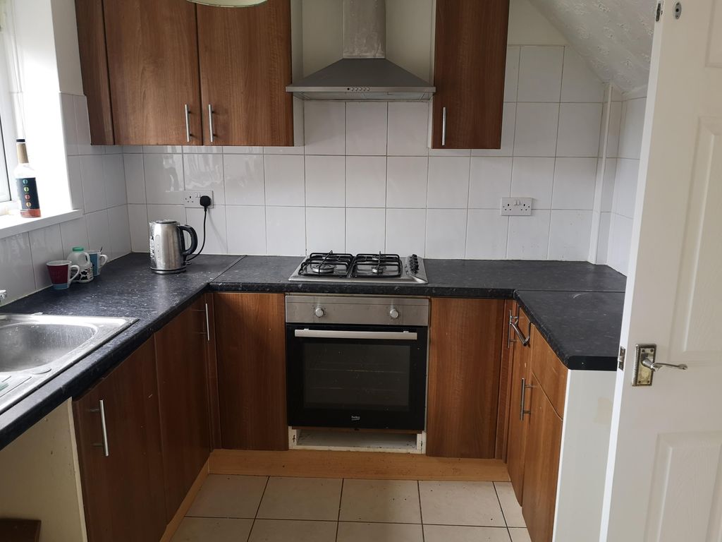 Property photo 2 of 14 Kitchen