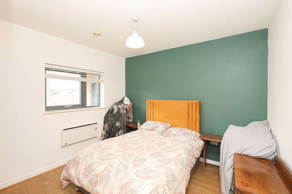 Property photo 3 of 12