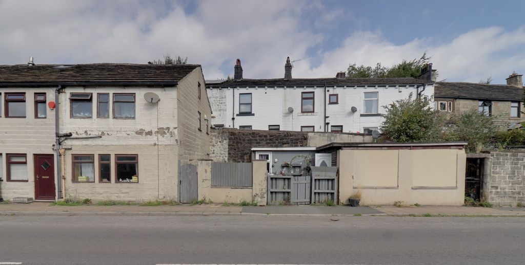 Property photo 2 of 19 Front 2