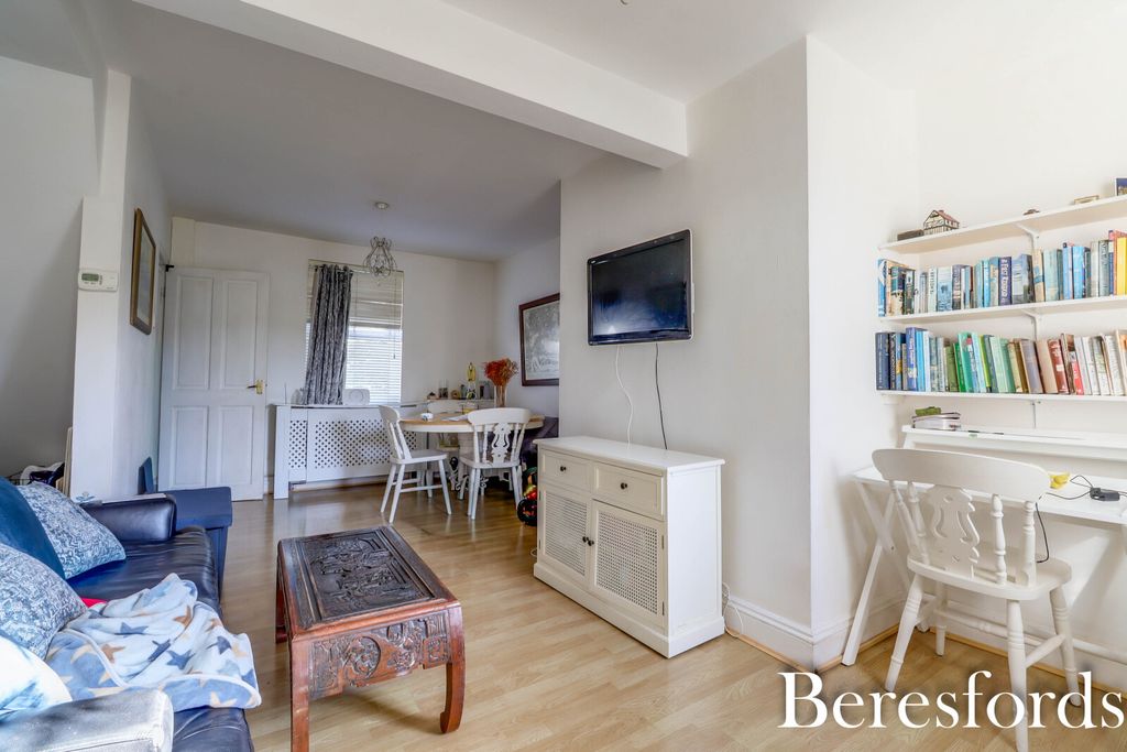 Property photo 2 of 9 Picture No. 13