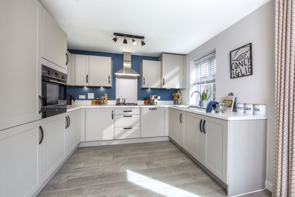 Property photo 3 of 9 Kennett New Kitchen
