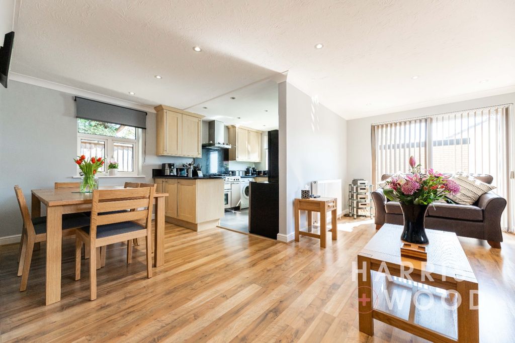 Property photo 2 of 25 4122134