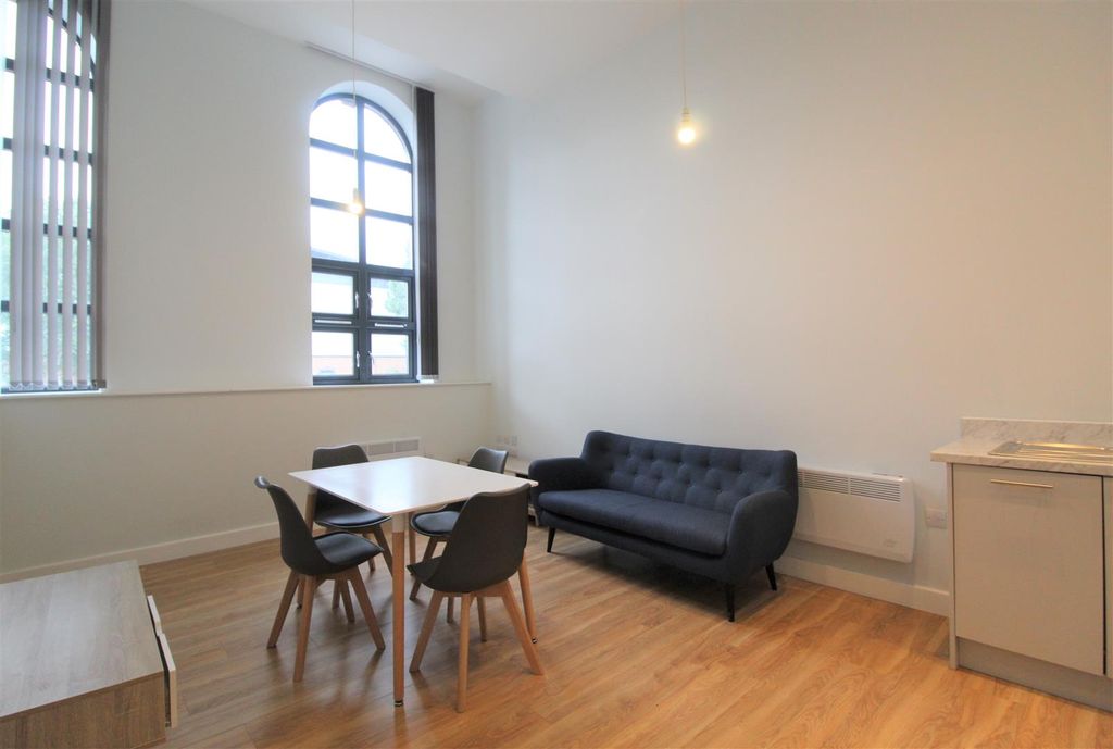 Property photo 2 of 7 Living Space