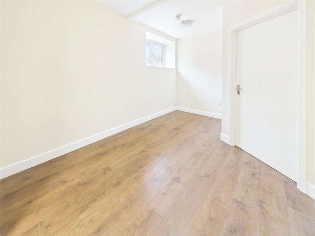 Property photo 2 of 7 Picture No. 09