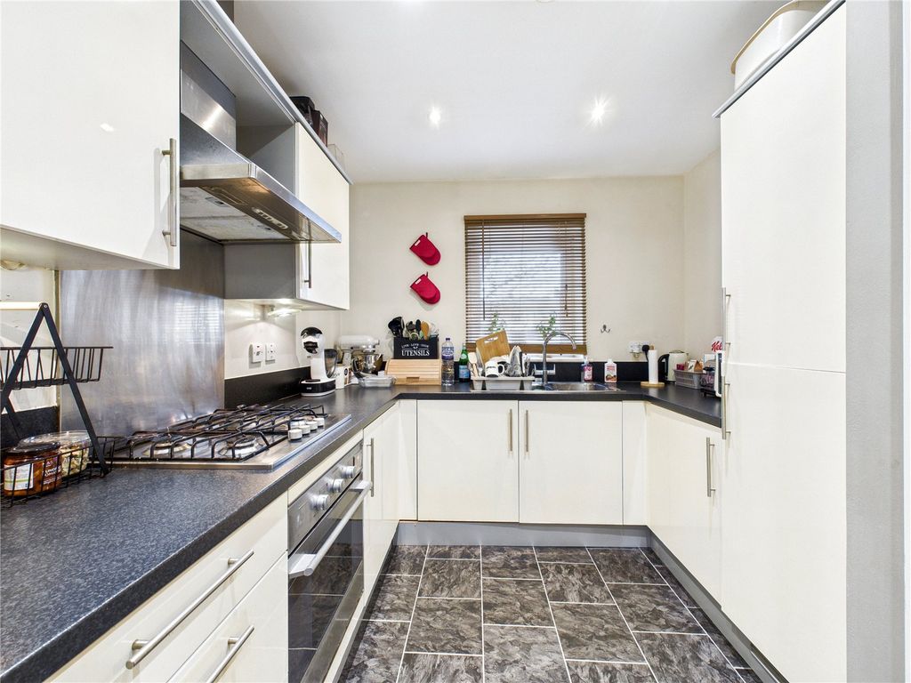 Property photo 2 of 13 Picture No. 10