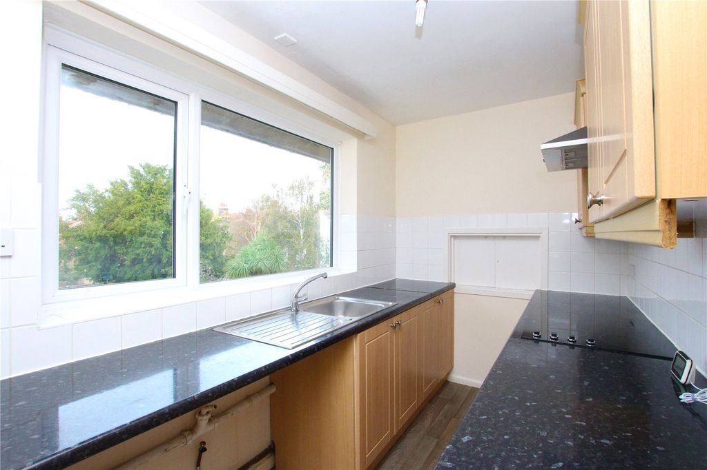 Property photo 2 of 9 Kitchen