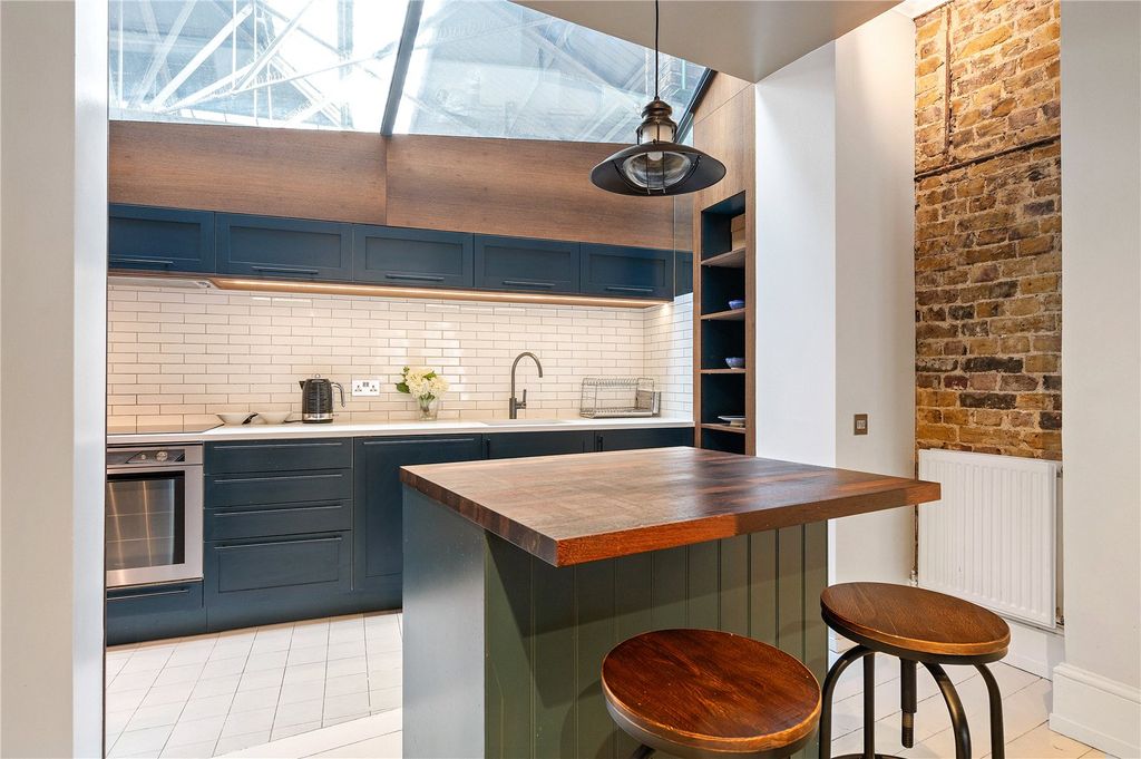 Property photo 2 of 25 Kitchen Diner