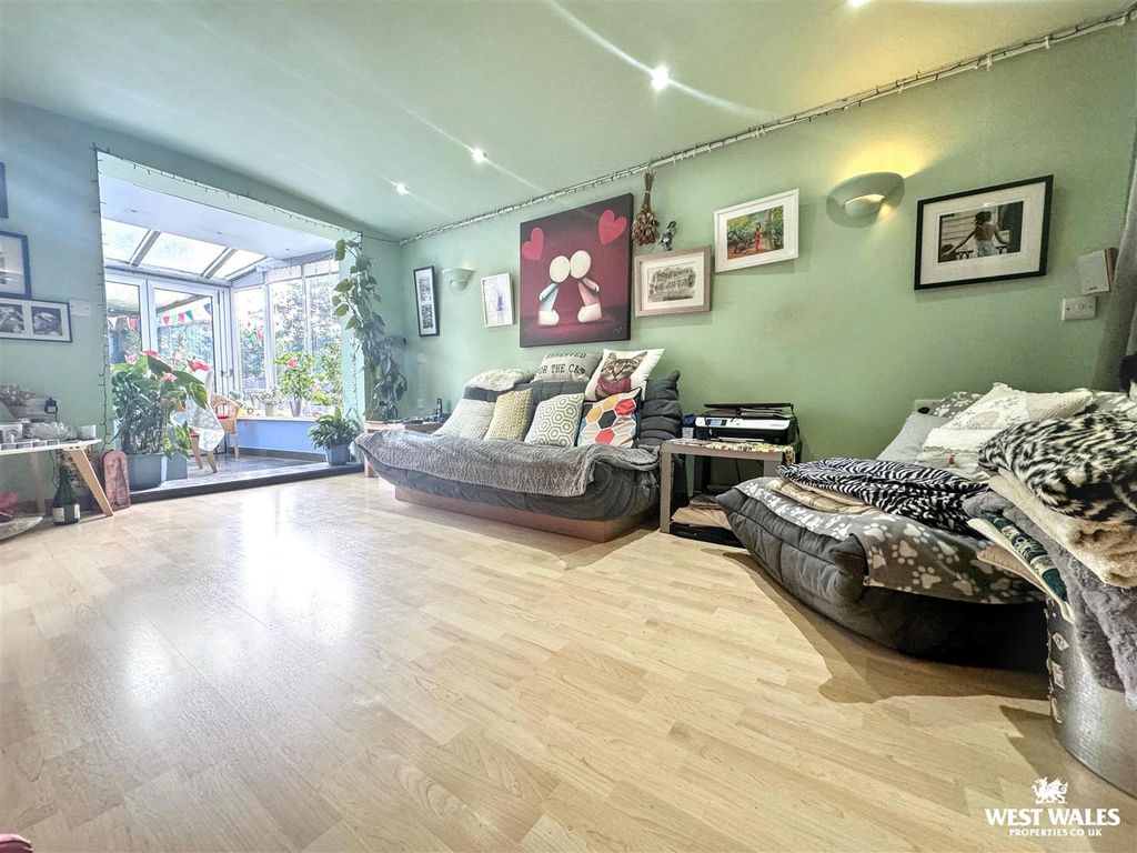Property photo 2 of 20 Img_0035.Jpg