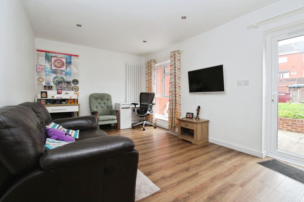 Property photo 3 of 13