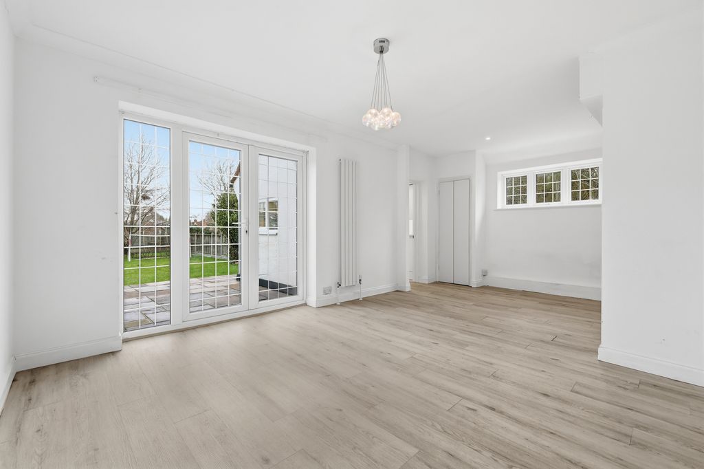 Property photo 2 of 21