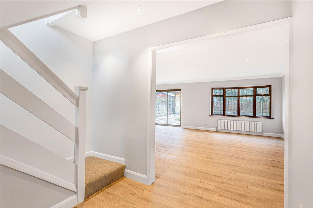 Property photo 2 of 28 2_71427.Jpg