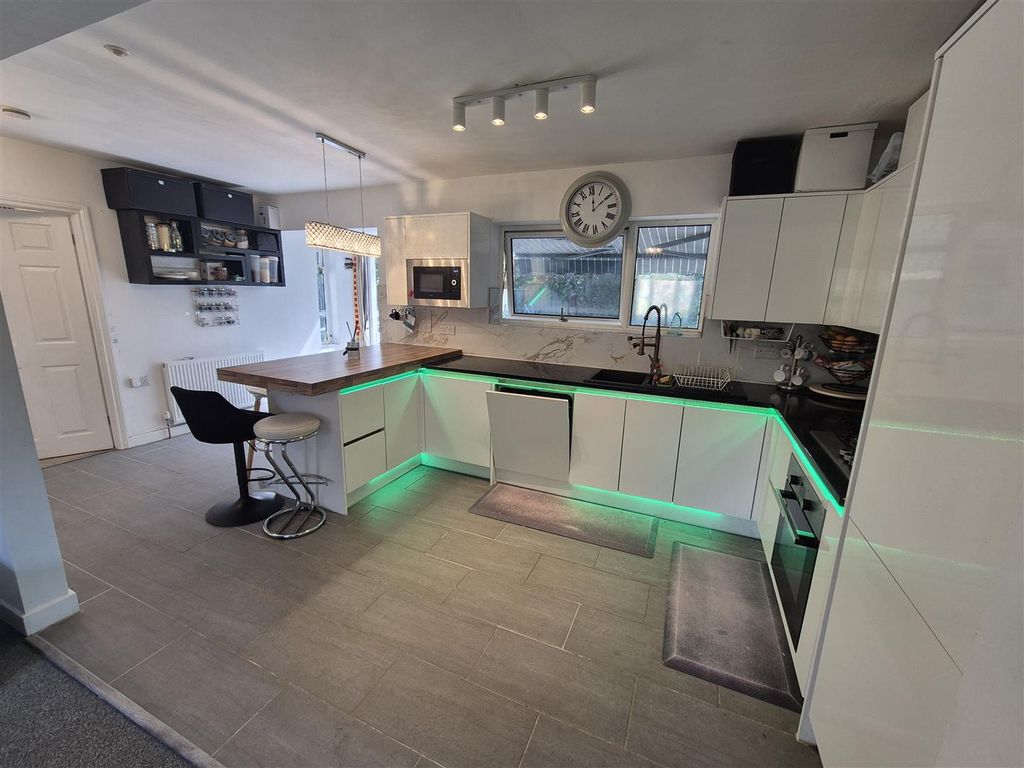 Property photo 2 of 13 Kitchen/Diner