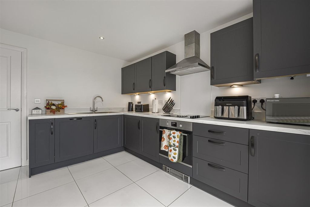 Property photo 3 of 24 22-A7409880.Jpg