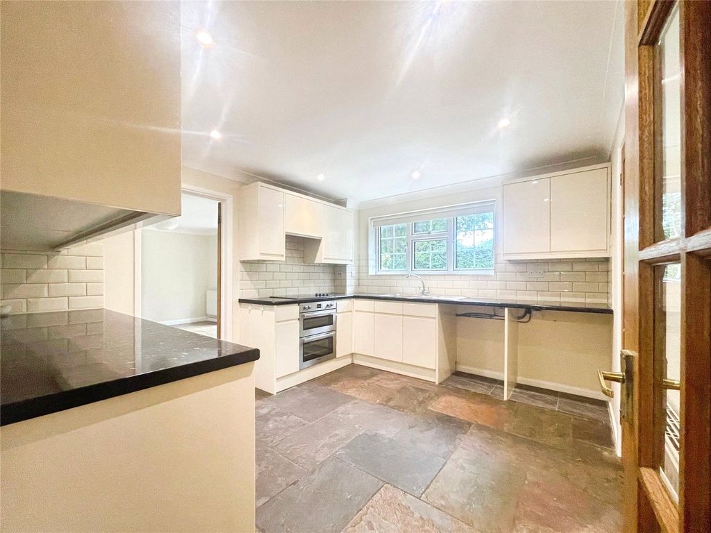 Property photo 2 of 16 Picture No. 54