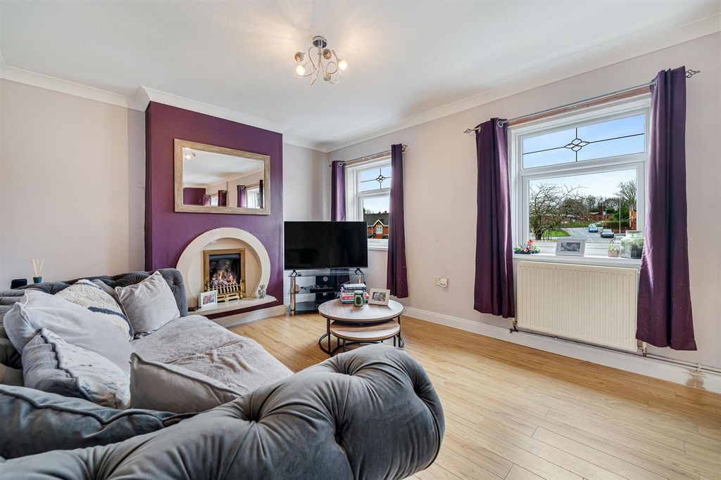 Property photo 2 of 15 44 Molyneux Drive (11 Of 13).Jpg