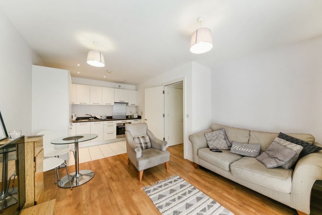 Property photo 2 of 9 Forge Square, Westfe