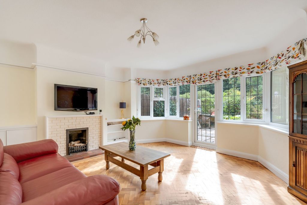 Property photo 2 of 13