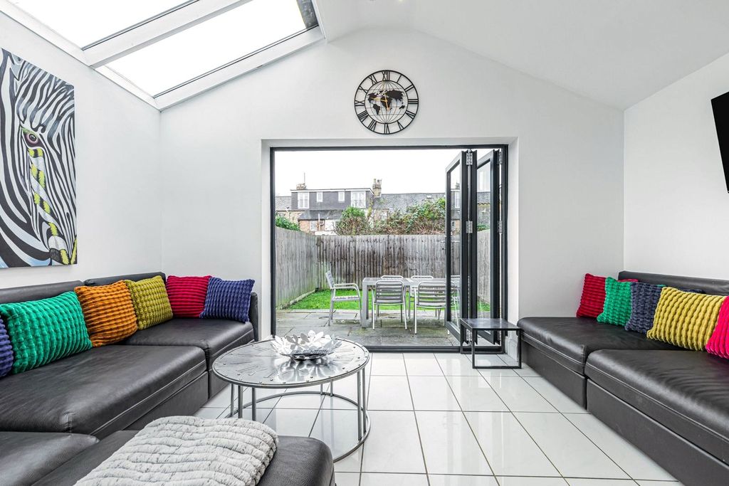 Property photo 1 of 25 Picture No. 30