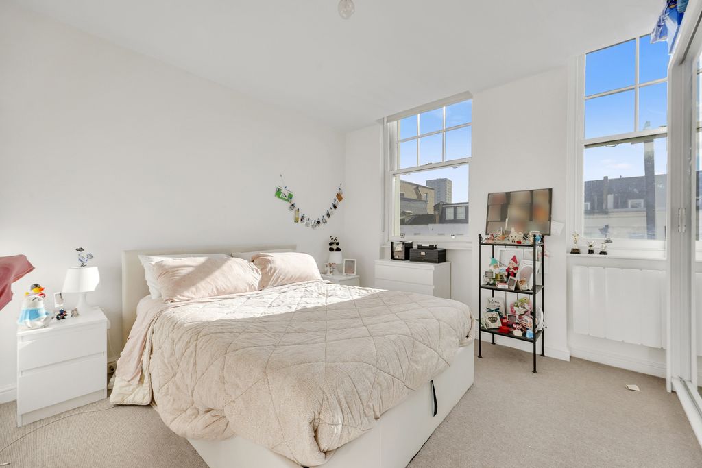 Property photo 3 of 8 Picture No. 04