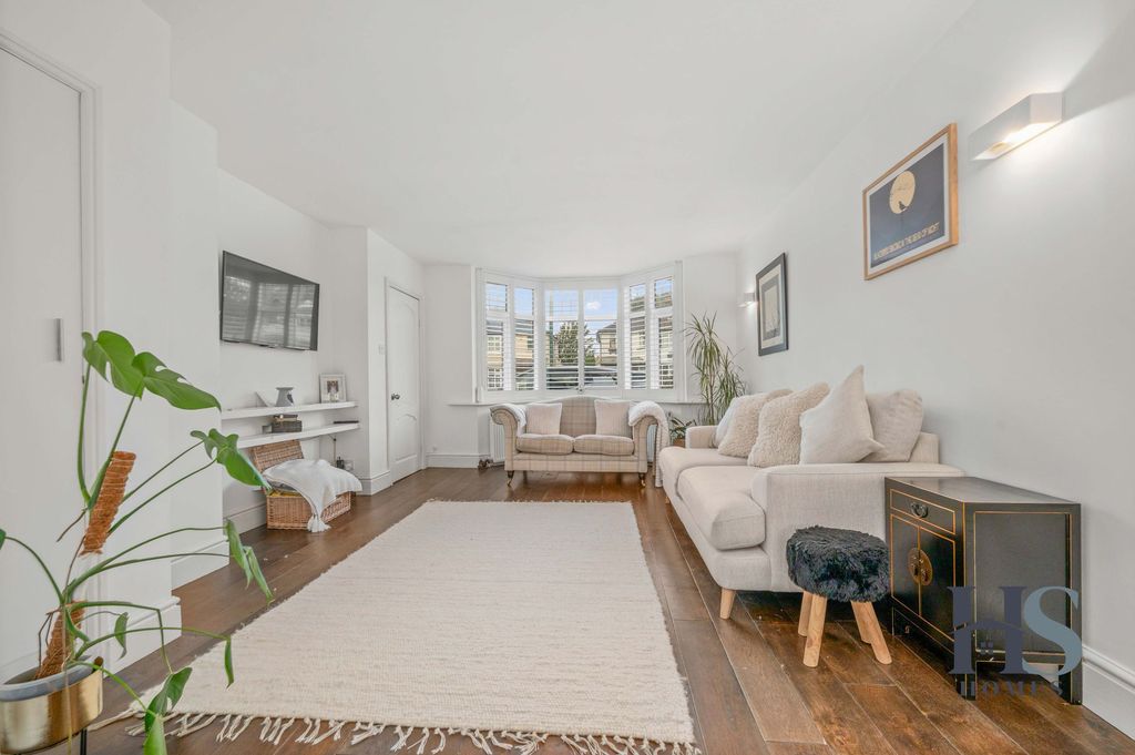 Property photo 2 of 17