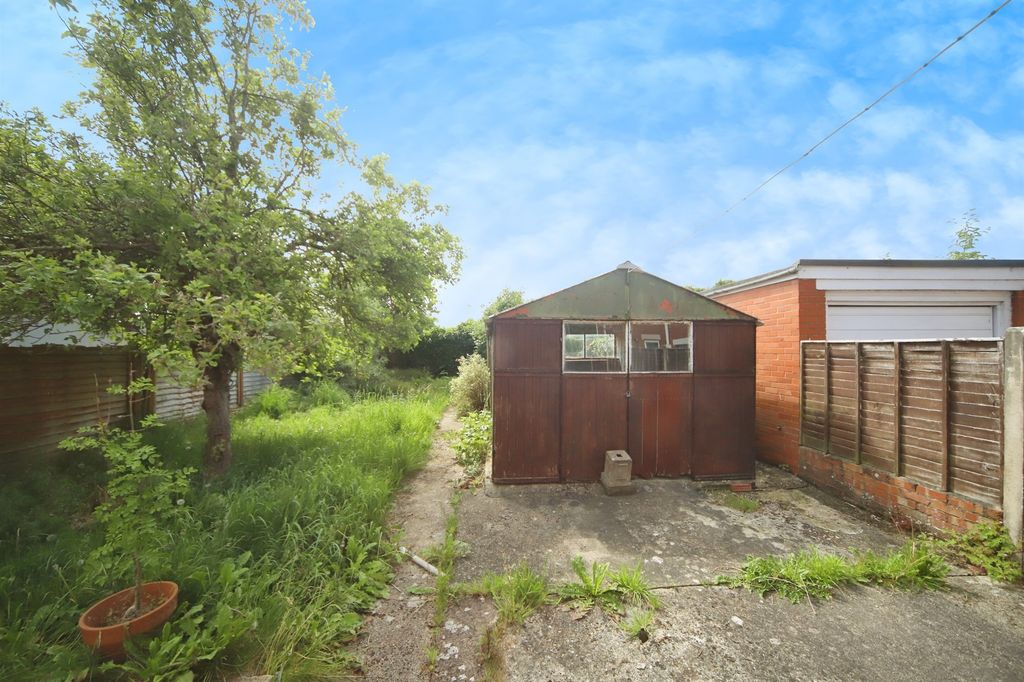 Property photo 3 of 13