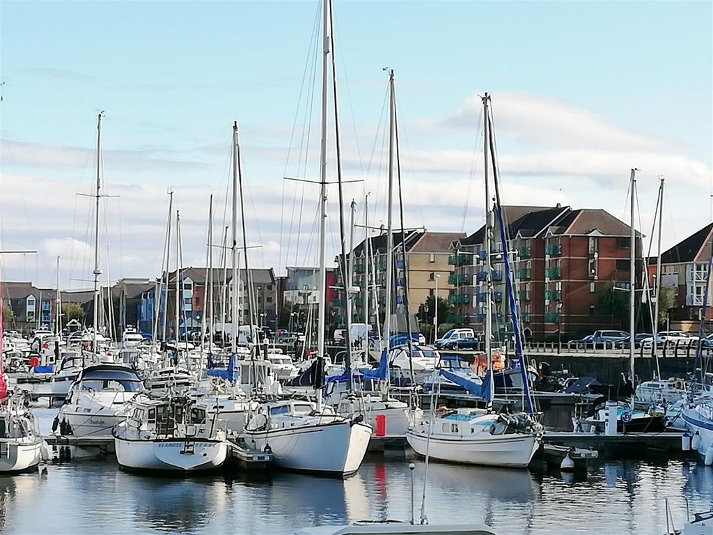 Property photo 1 of 11 Boats Towards Abbottsford.Jpg
