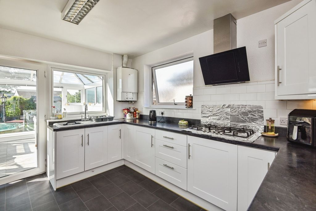Property photo 3 of 21 Pbox-Img.Jpg