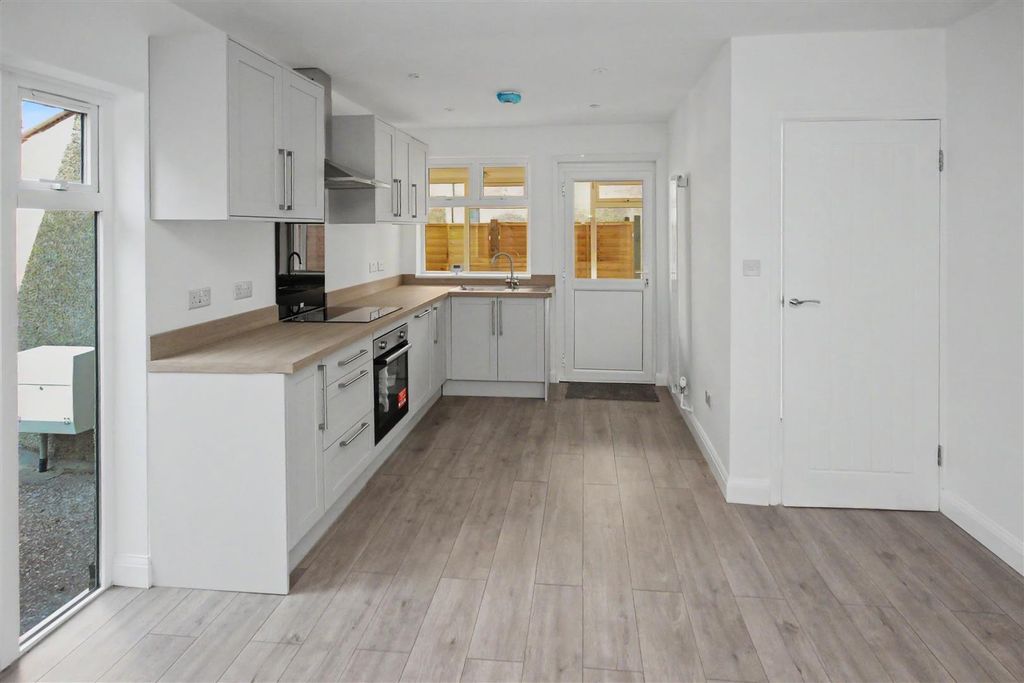 Property photo 3 of 13 Img_7504.Jpg