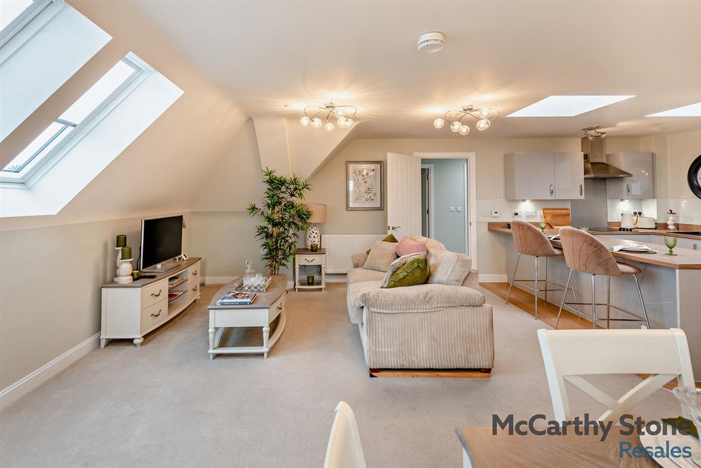 Property photo 1 of 12 8671001-Interior12-800.Jpg